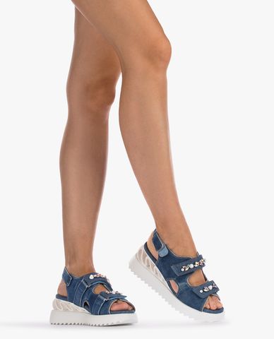  LE SILLA - Giày sandals nữ đế cao mũi tròn đính đá Yui Girlfriend 