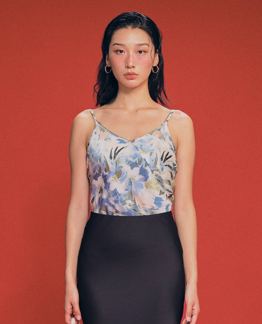 GIGI - Áo hai dây nữ cổ V in hoạ tiết hoa thời trang