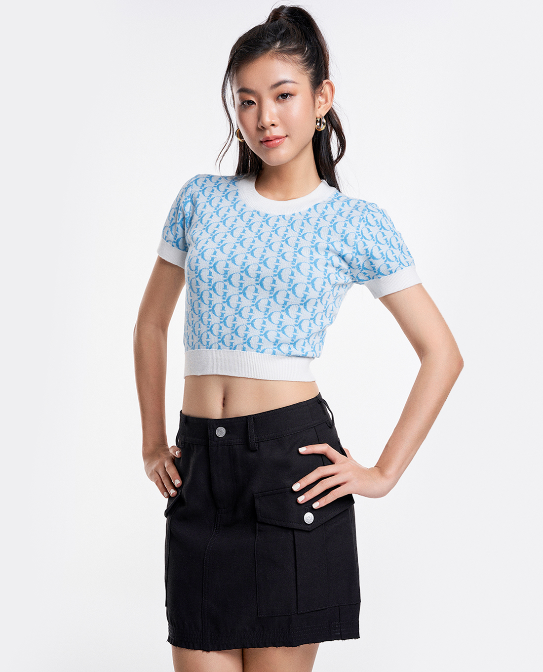 GIGI - Áo dệt kim nữ cổ tròn tay ngắn phom croptop hiện đại