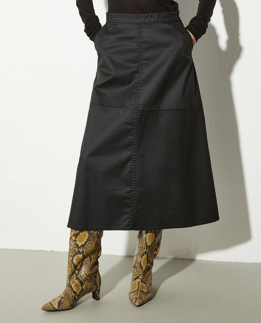 MAX&Co. - Chân váy chữ A midi phối khóa zip Coated