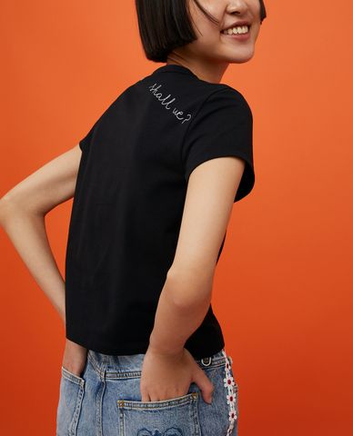  MAX&Co. - Áo thun nữ ngắn tay cổ tròn thêu hoa Smile 