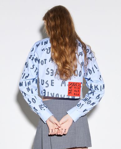  MAX&Co. - Áo sơ mi croptop cổ bẻ tay dài Allovertext 