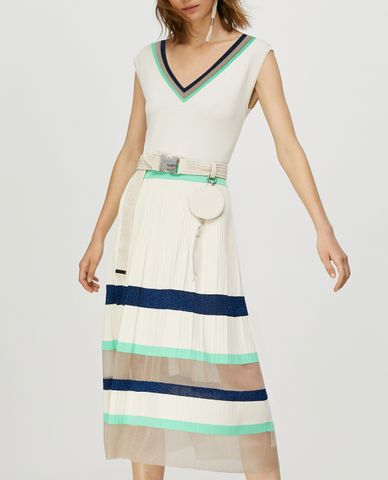  MAX&Co. - Đầm midi sát nách Pleated V Neck Knit 