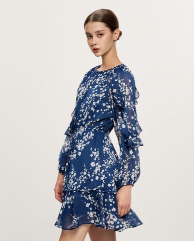  GIGI - Đầm xếp tầng mini cổ tròn tay dài phối hoa nhí điệu đà 