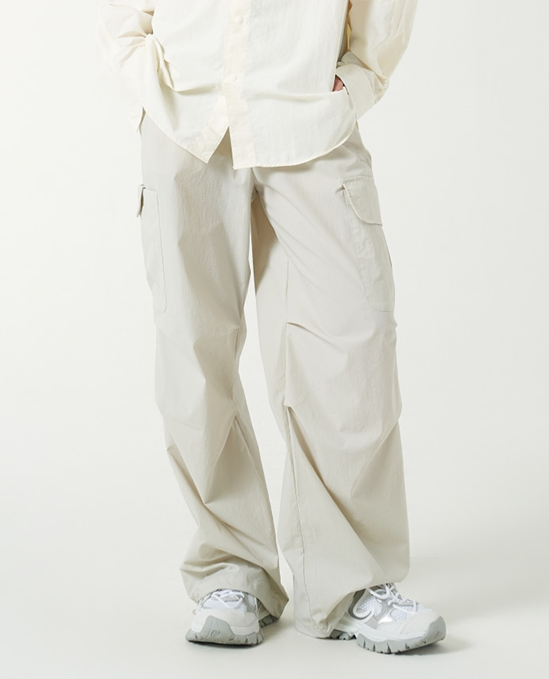 NERDY - Quần dài ống rộng unisex lưng thun Basic Cargo Woven