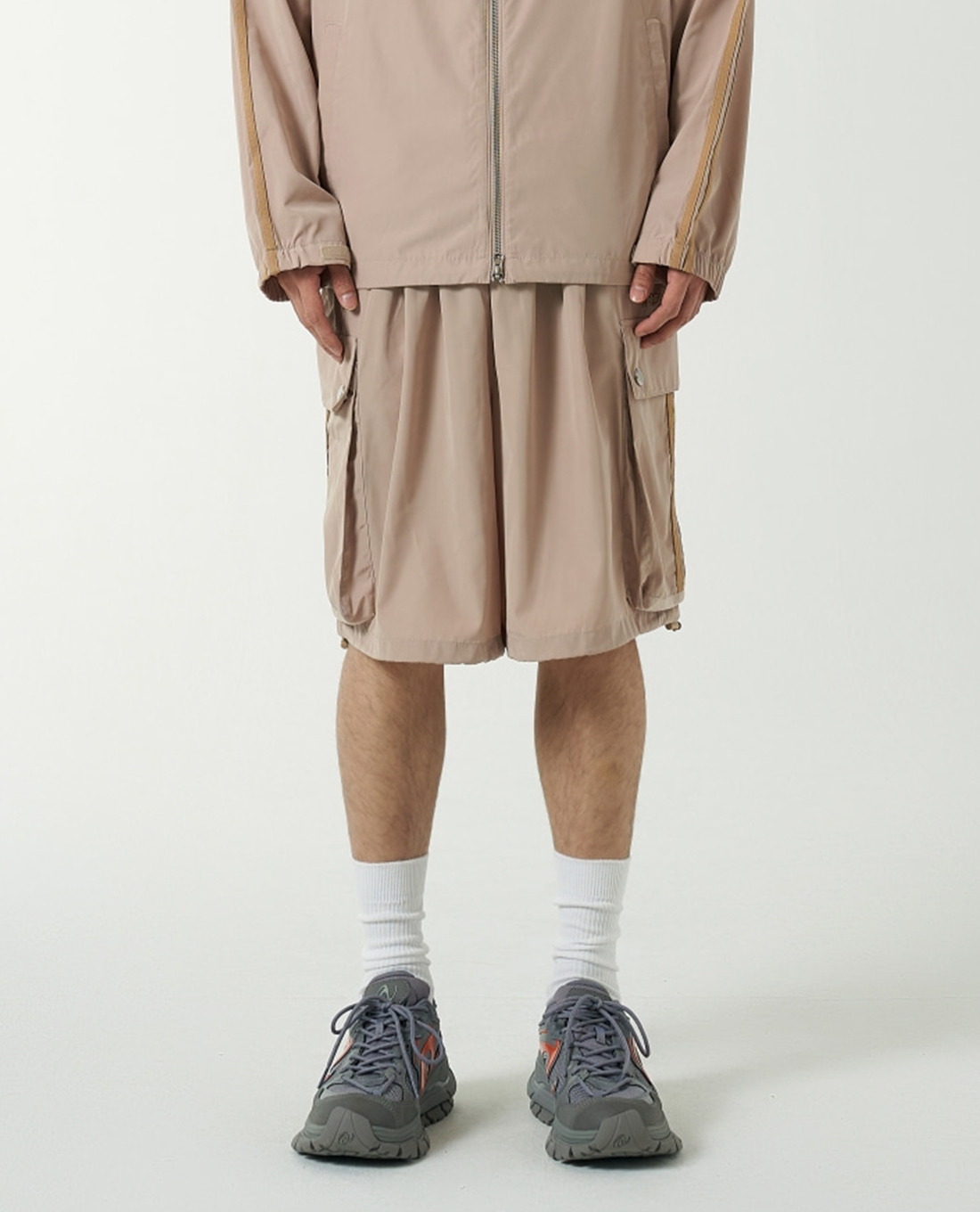 NERDY - Quần short unisex ống rộng lưng thun Cargo Woven