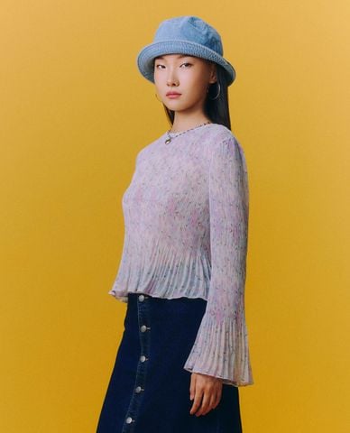  GIGI - Áo kiểu cổ tròn tay dài xếp li mảnh thanh lịch 