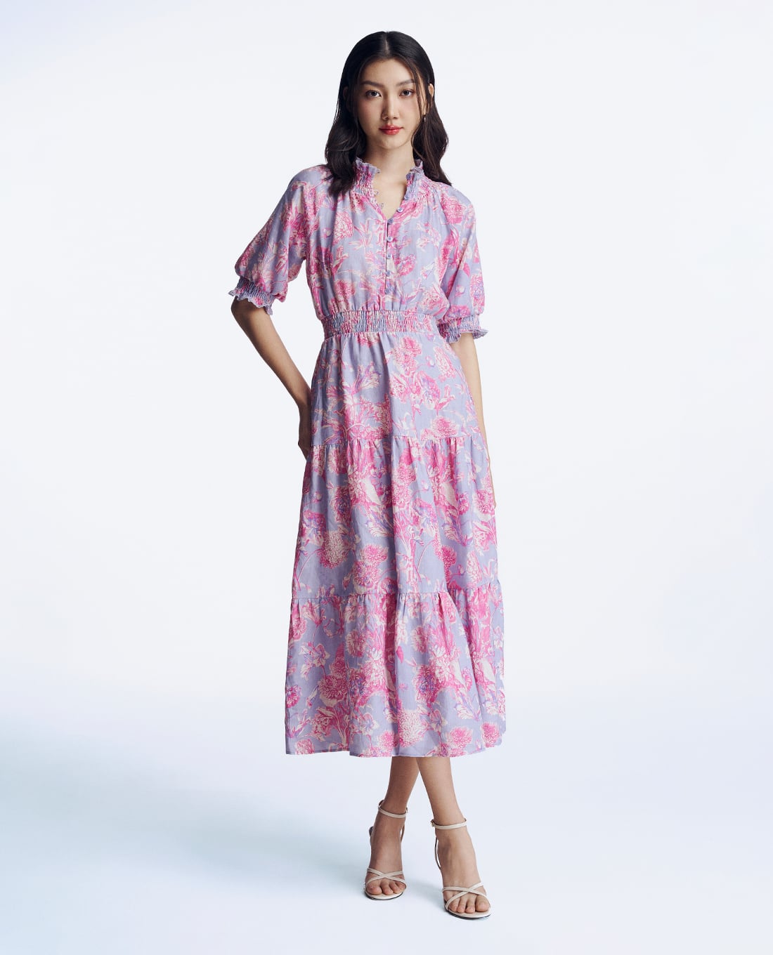 GIGI - Đầm xếp tầng midi cổ trụ tay ngắn phối hoạ tiết thời thượng