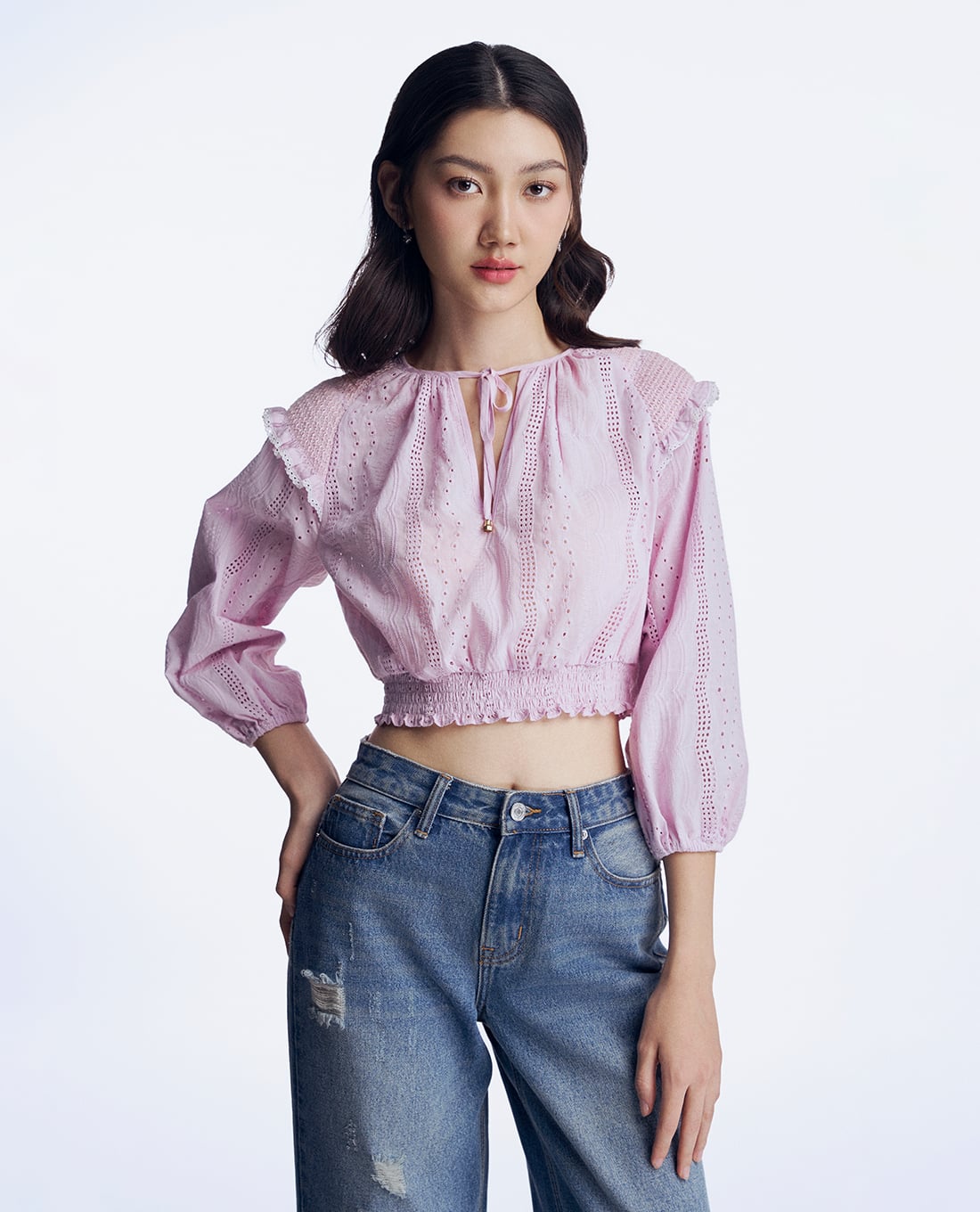 GIGI - Áo croptop nữ cổ tròn tay dài phối bèo điệu đà