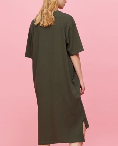  MAX&Co. - Đầm midi cổ tròn tay ngắn phom suông đơn giản 