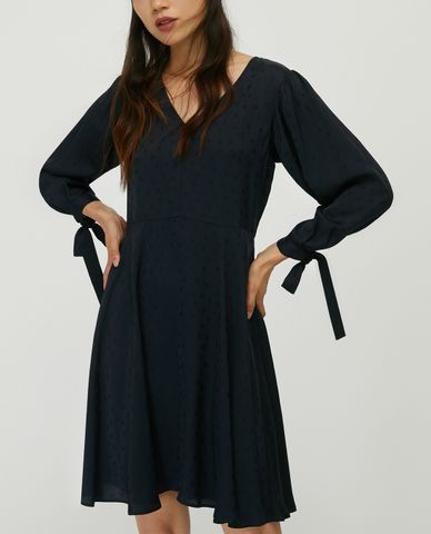  MAX&Co. - Đầm mini cổ V tay dài phối dây buộc thời trang 