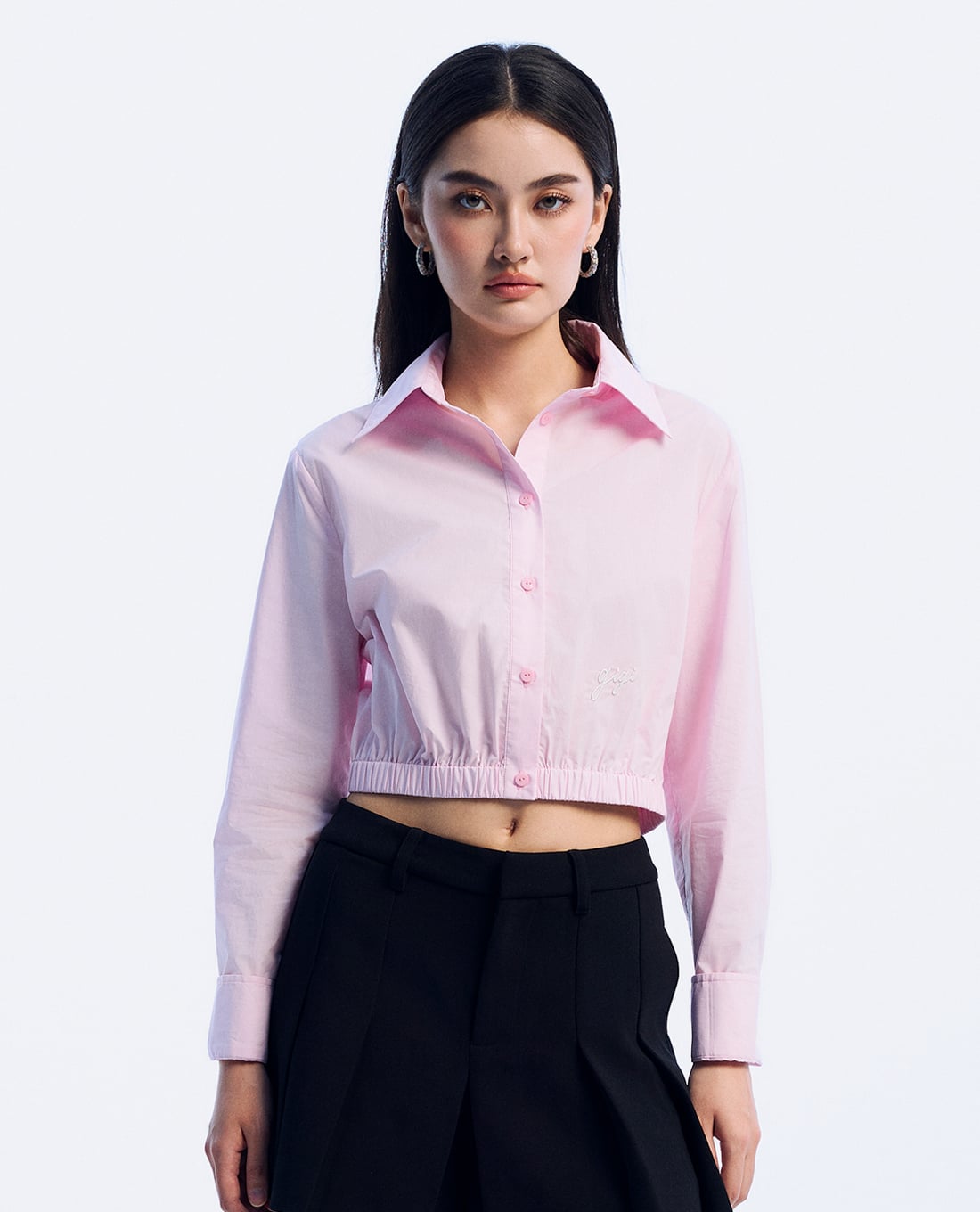 GIGI - Áo sơ mi croptop cổ bẻ tay dài hiện đại