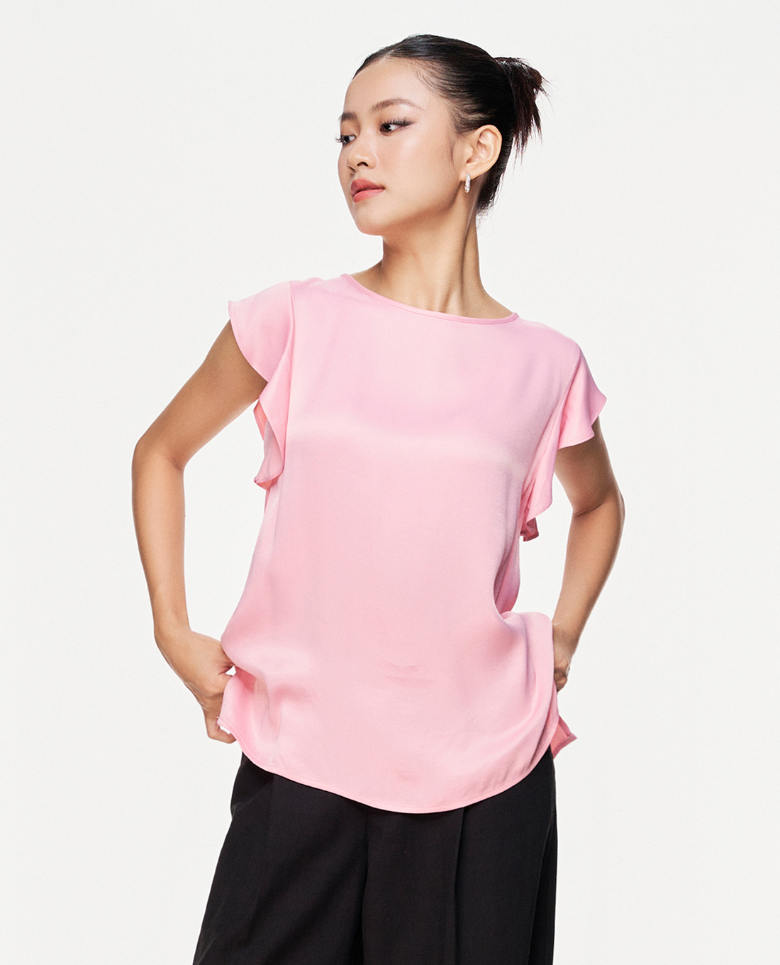 GIGI - Áo kiểu nữ cổ tròn tay ngắn xếp nếp thời trang