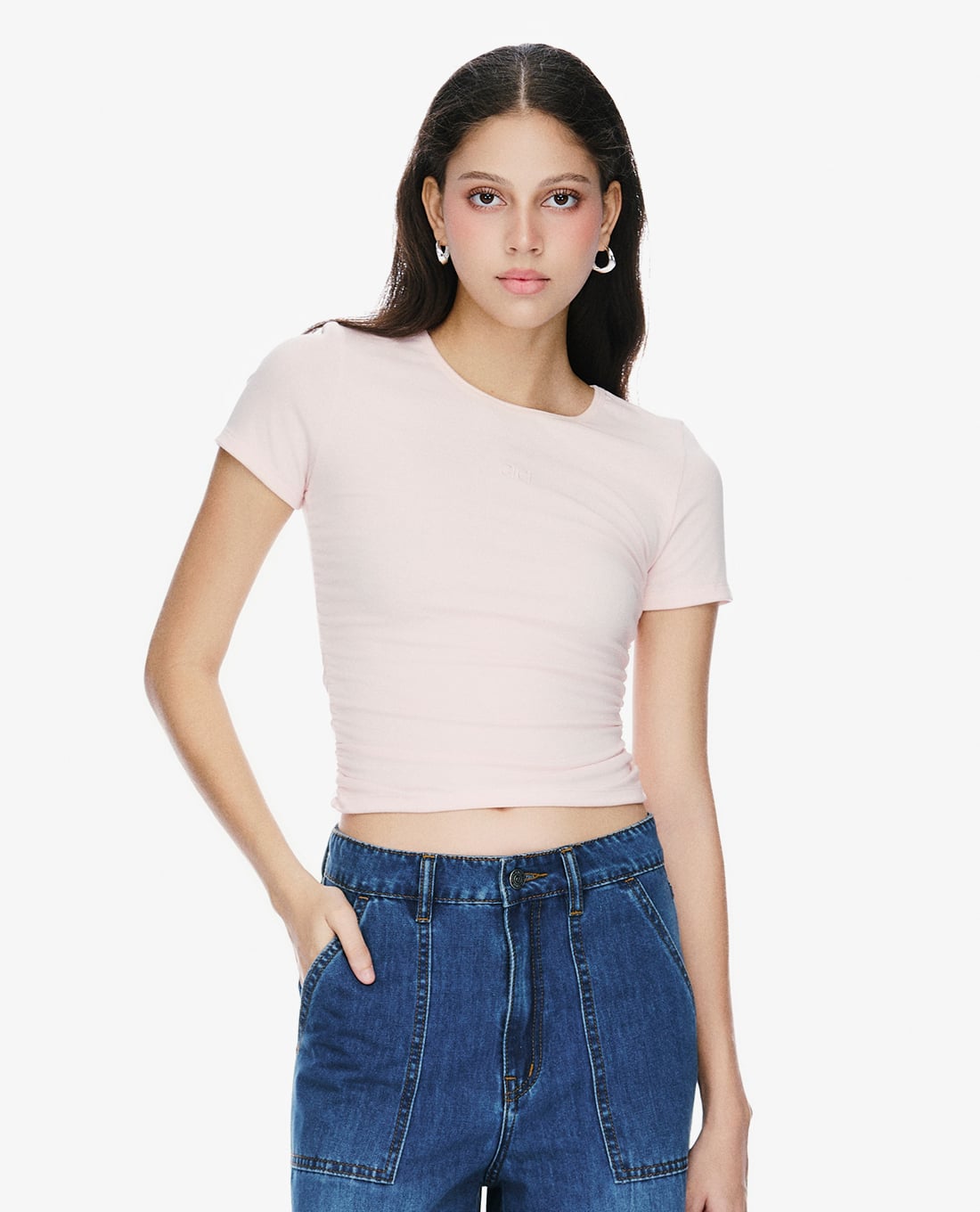 GIGI - Áo thun nữ cổ tròn tay ngắn phom ôm hiện đại