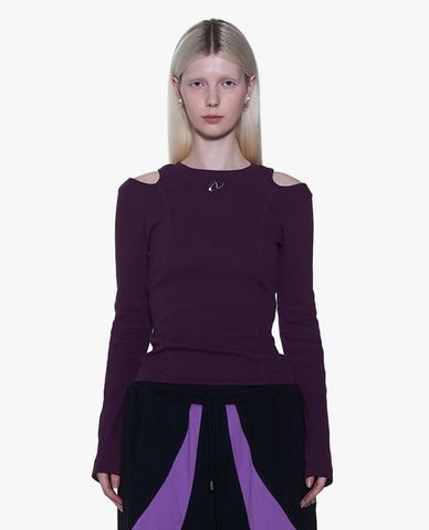  NERDY - Áo thun nữ cổ tròn tay dài phom ôm Stitch Cut Out 