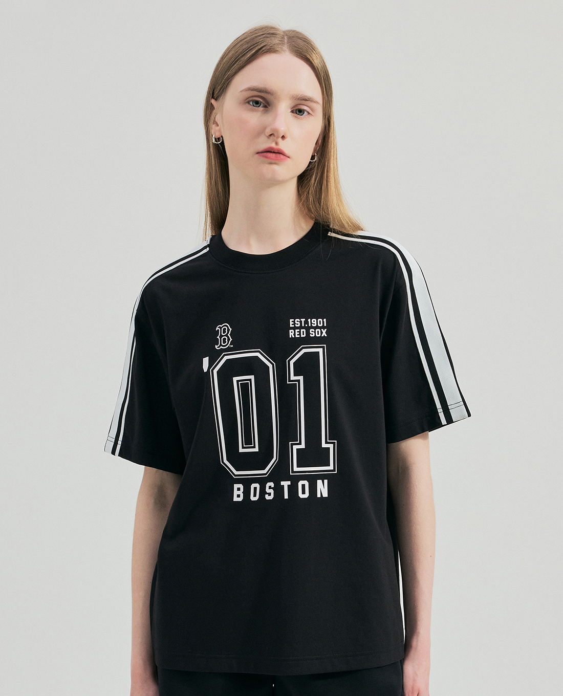 MLB - Áo thun unisex cổ tròn tay ngắn Sportive Varsity Track