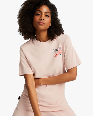  PUMA - Áo thun nữ cổ tròn tay ngắn Downtown Relaxed Graphic 
