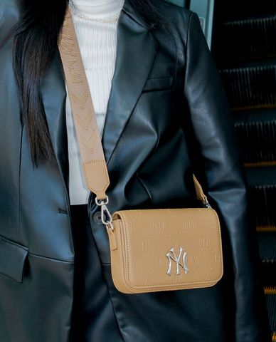  MLB - Túi đeo chéo chữ nhật Monogram Embo 