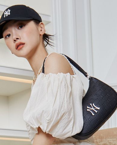  MLB - Túi đeo vai nữ chữ nhật Monogram Embo Hobo 