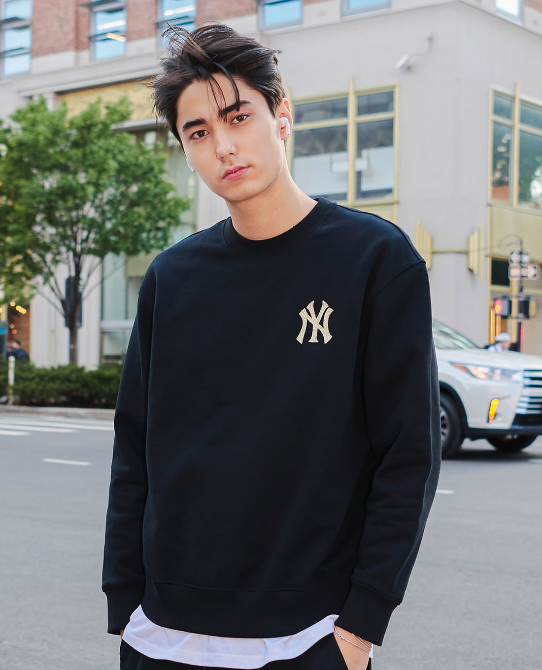 MLB - Áo sweatshirt unisex cổ tròn tay dài Basic Bling Mega Logo
