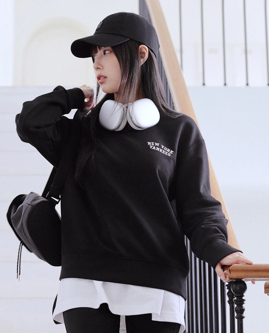 MLB - Áo sweatshirt unisex cổ tròn tay dài Basic Small Lettering
