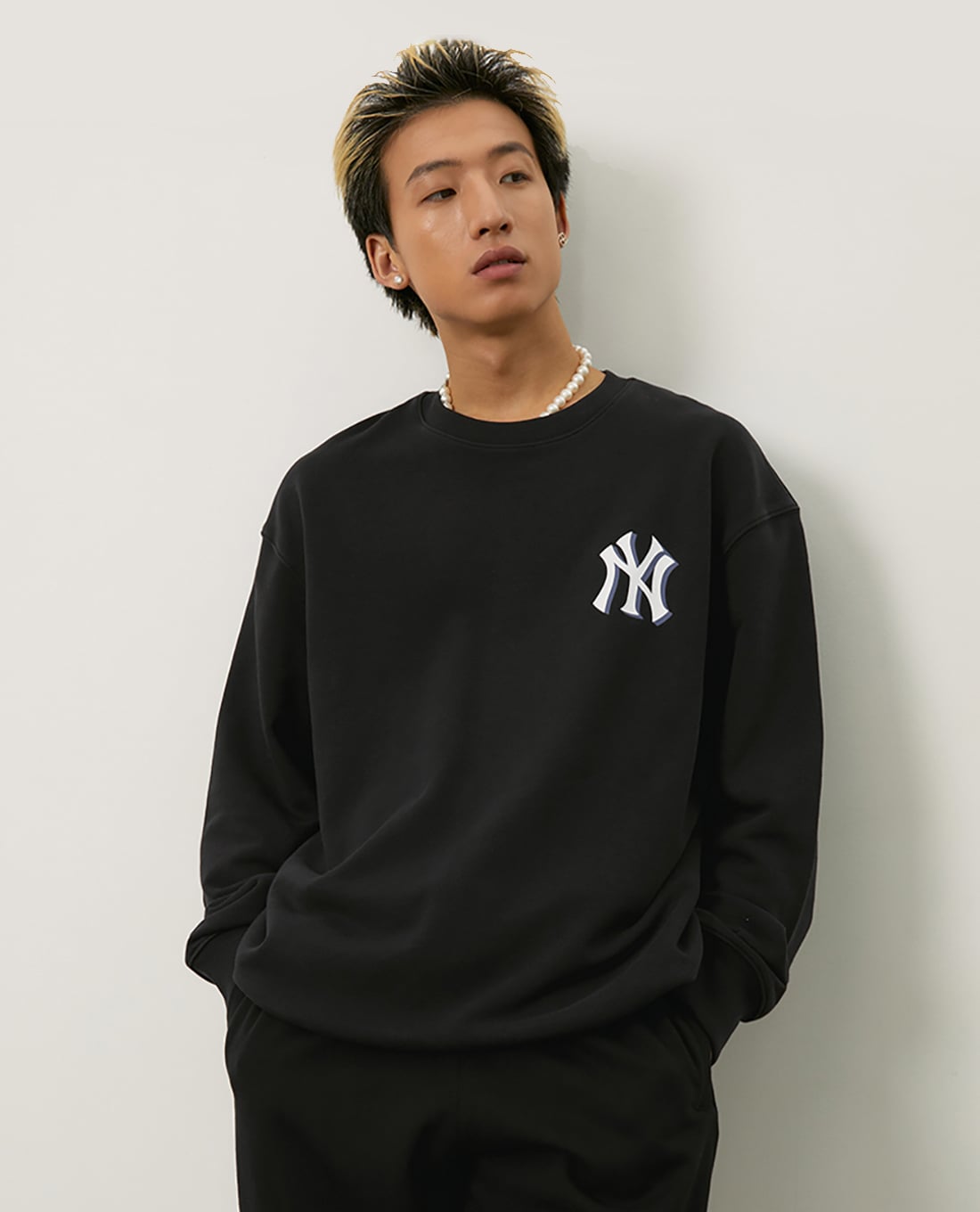 MLB - Áo sweatshirt unisex cổ tròn tay dài Monogram Reading Collection