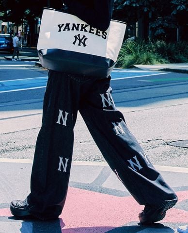  MLB - Quần jeans nữ ống rộng Multi Mega Logo Embroidered 