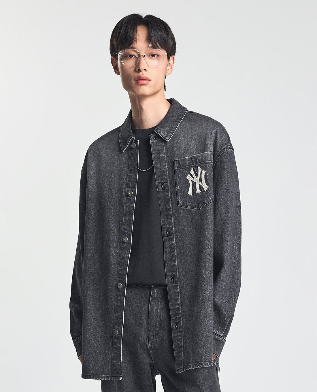 MLB - Áo sơ mi denim unisex cổ bẻ tay dài thời trang