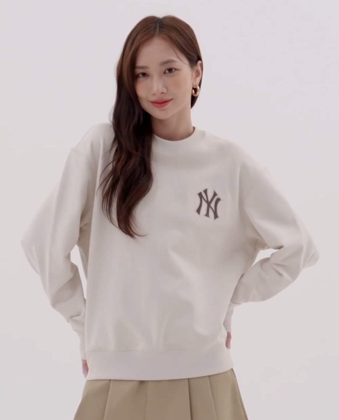 MLB - Áo sweatshirt unisex cổ tròn tay dài Monogram Big Lux