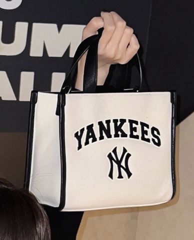  MLB - Túi tote nữ phom chữ nhật Varsity Canvas Mini 