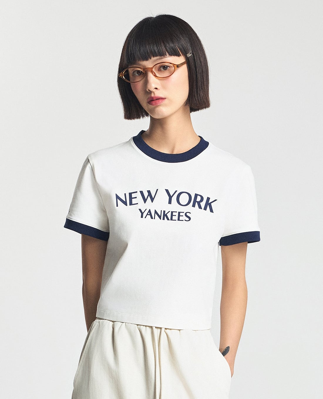 MLB - Áo croptop nữ cổ tròn tay ngắn Varsity