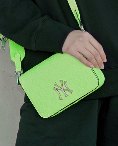  MLB - Túi đeo chéo phom chữ nhật thời trang Monogram Embo 