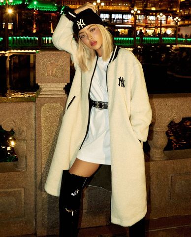  MLB - Áo khoác kiểu phom suông dài New York Yankees Boa Fleece 