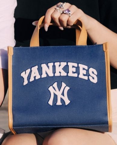 MLB - Túi tote nữ phom chữ nhật Varsity Canvas Mini 