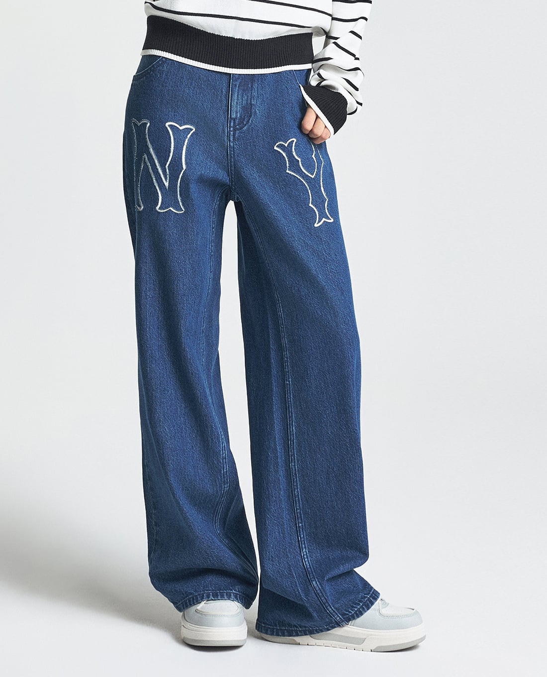 MLB - Quần jeans nữ ống rộng Denim Logo Coopers Mega