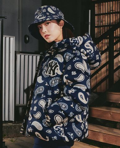  MLB - Áo khoác phao tay dài phối mũ Paisley 