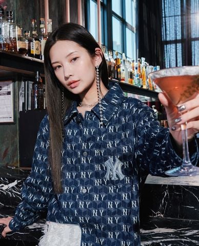  MLB - Áo sơ mi denim unisex cổ bẻ tay dài Cube Monogram 