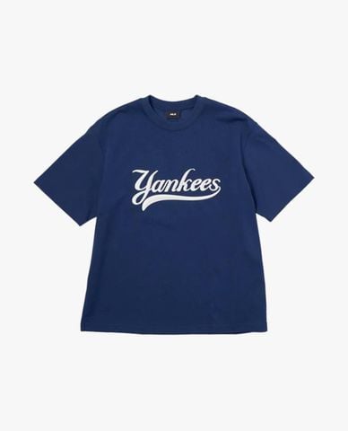  MLB - Áo thun unisex cổ tròn tay ngắn Varsity Cursive 