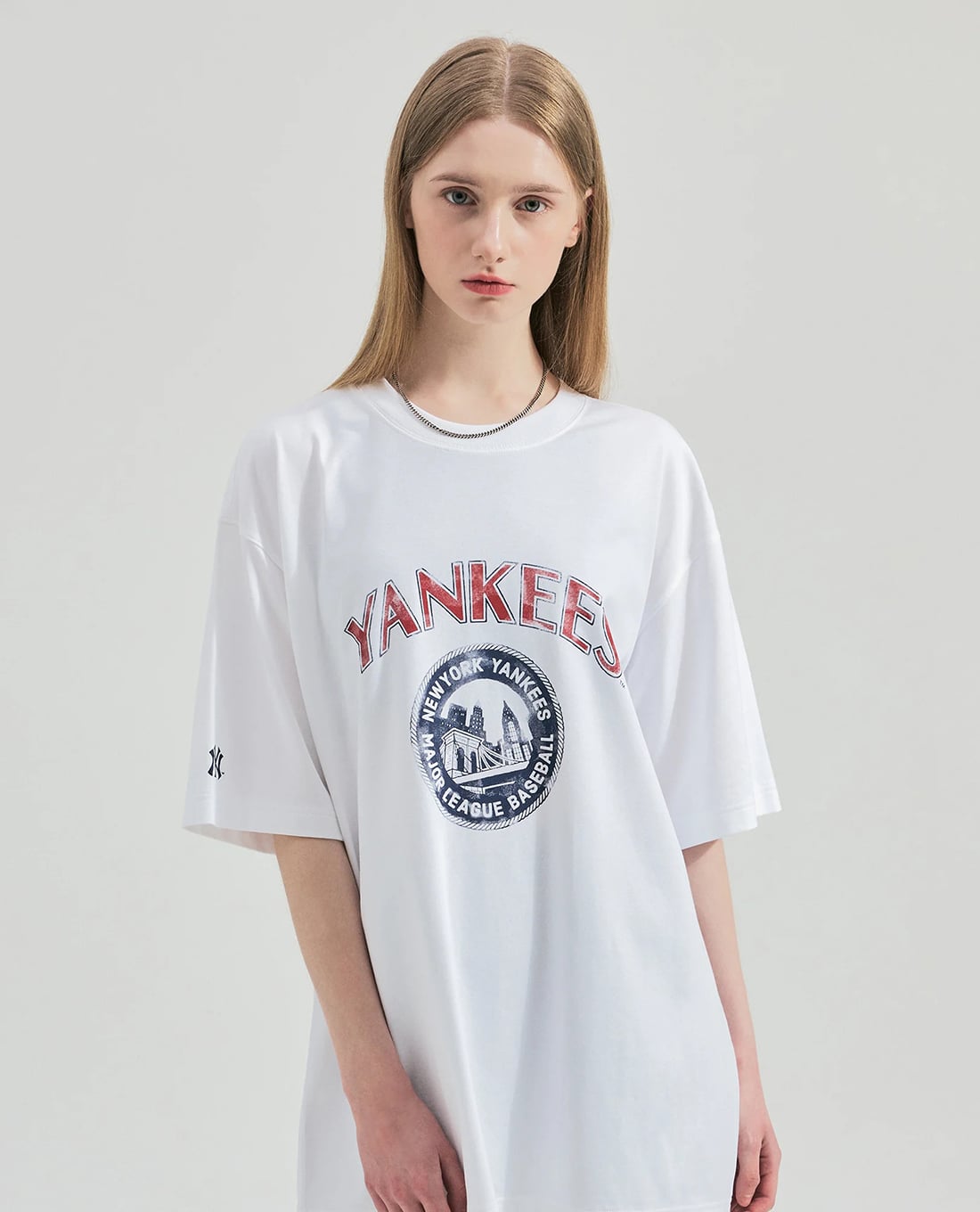 MLB - Áo thun unisex cổ tròn tay ngắn Vintage CityLife Graphic