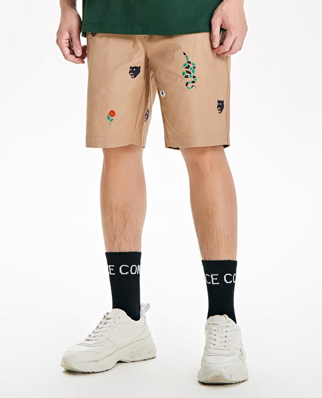 TRENDIANO - Quần short nam kaki thêu họa tiết động vật