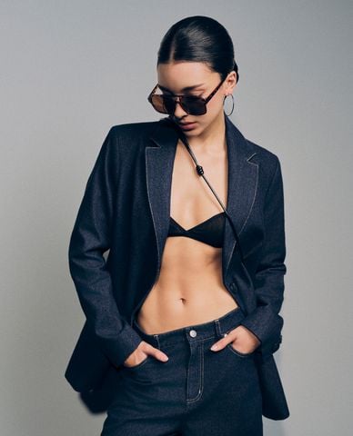  GIGI - Áo khoác blazer nữ denim cổ V tay dài hiện đại 