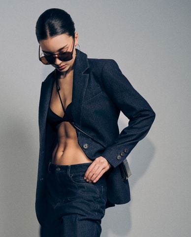  GIGI - Áo khoác blazer nữ denim cổ V tay dài hiện đại 