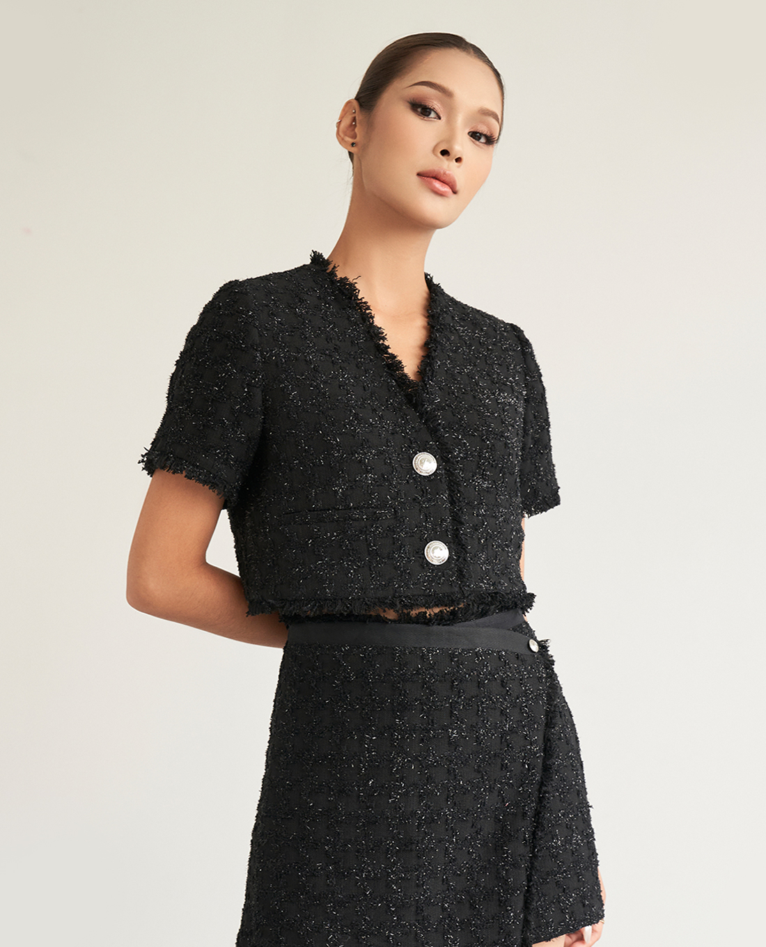 GIGI - Áo croptop nữ tay ngắn sang trọng