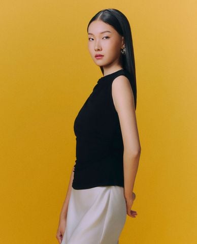  GIGI - Áo kiểu cổ thuyền phom ôm xếp nếp nữ tính 