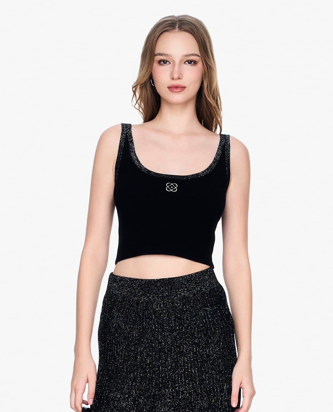 GIGI - Áo hai dây nữ cổ vuông phối logo trẻ trung