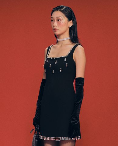  GIGI - Đầm hai dây mini cổ vuông đính đá sang trọng 