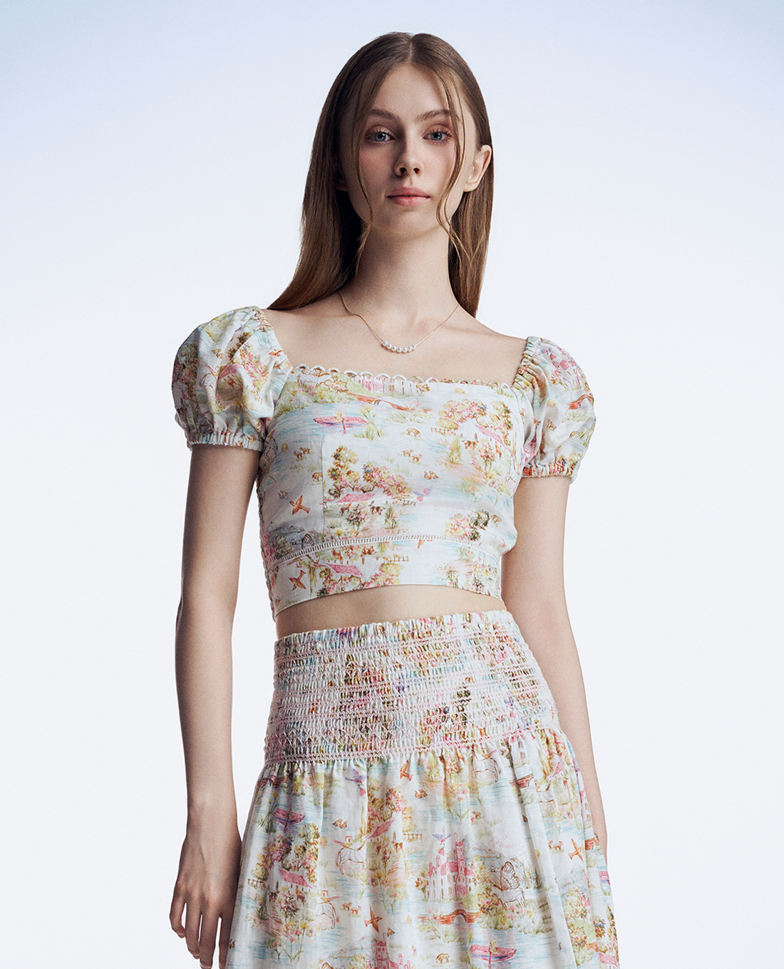 GIGI - Áo croptop nữ cổ vuông tay phồng phối hoạ tiết nổi bật