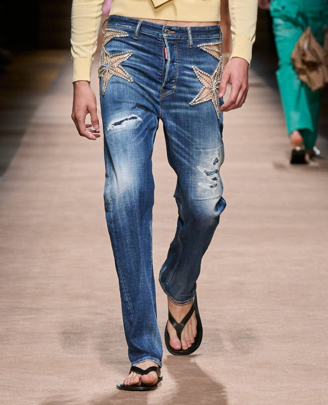 DSQUARED2 - Quần jeans nam ống đứng đính đá nổi bật Dark Ripped Wash