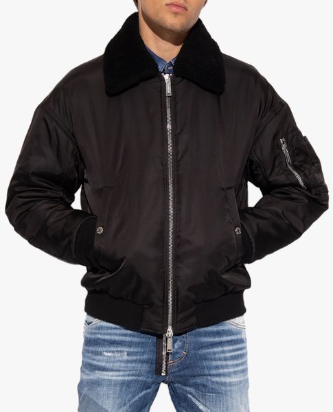 Quần jeans nam với áo khoác bomber