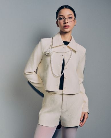  GIGI - Áo khoác croptop nữ cổ bẻ tay dài trẻ trung 